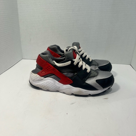 nike huarache red and black